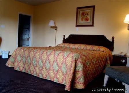 Fairview Inn & Suites Экстерьер фото
