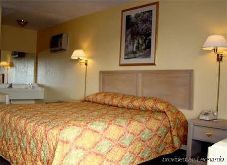 Fairview Inn & Suites Экстерьер фото