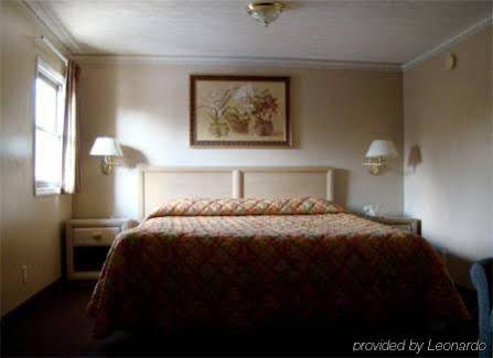 Fairview Inn & Suites Экстерьер фото